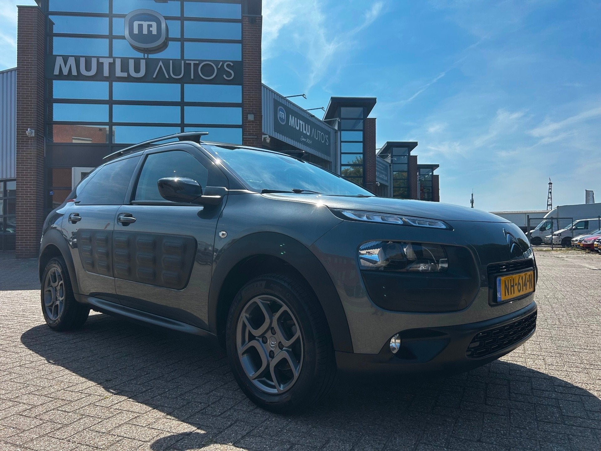 Citroen C4 Cactus 1.2 PureTech Shine Automaat NAP CAMERA NAV, 82 pk, 23 km/l, Origineel Nederlands, Bedrijf