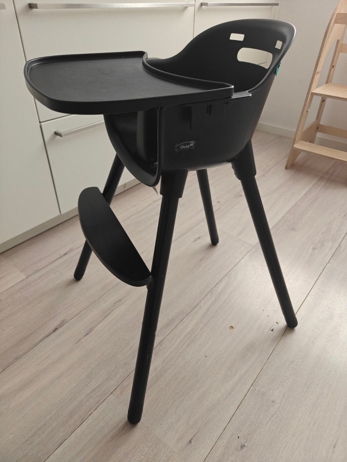 Kinderstoel Qute, Kinderen en Baby's, Kinderstoelen, Ophalen, Gebruikt, Meegroeistoel, Afneembaar eetblad