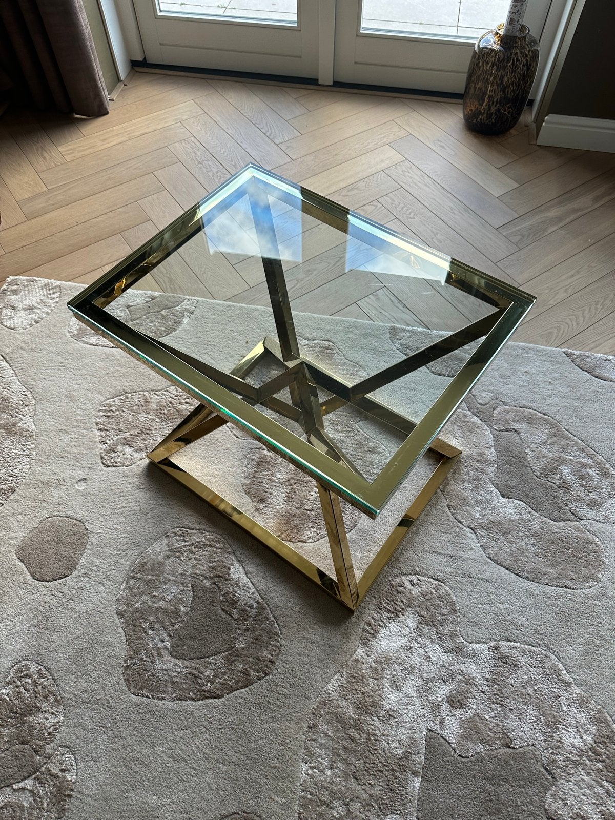 Eichholtz Connor Side Table Goud - Luxe Bijzettafel, Huis en Inrichting, Ophalen, Zo goed als nieuw, Vierkant, Glas