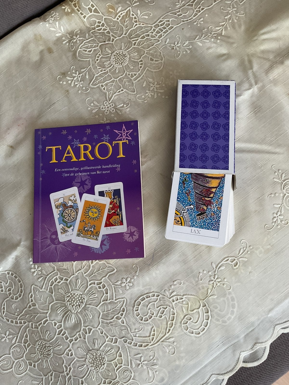 Purple Tarot, Ophalen, Zo goed als nieuw, Speelkaart(en)