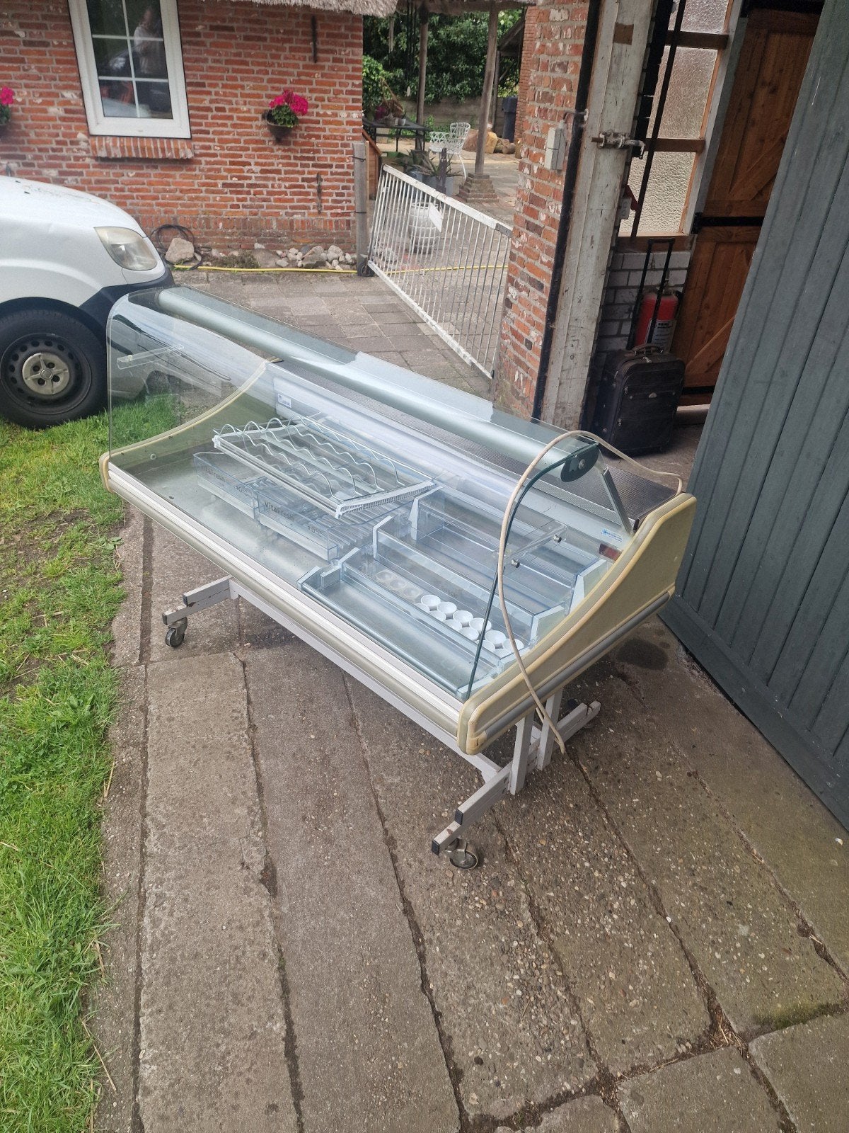 Toonbank koelvitrine met verlichting, Ophalen