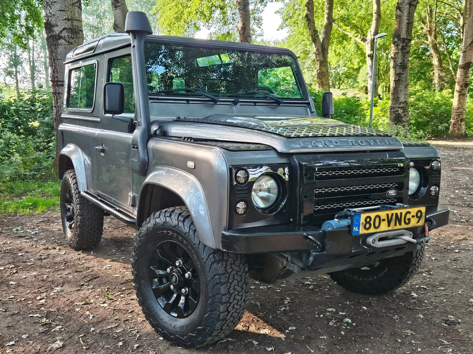 Land Rover Defender 90 2.4 TD XTech grijskenteken, Stoelverwarming, Gebruikt, Zwart, 4 cilinders