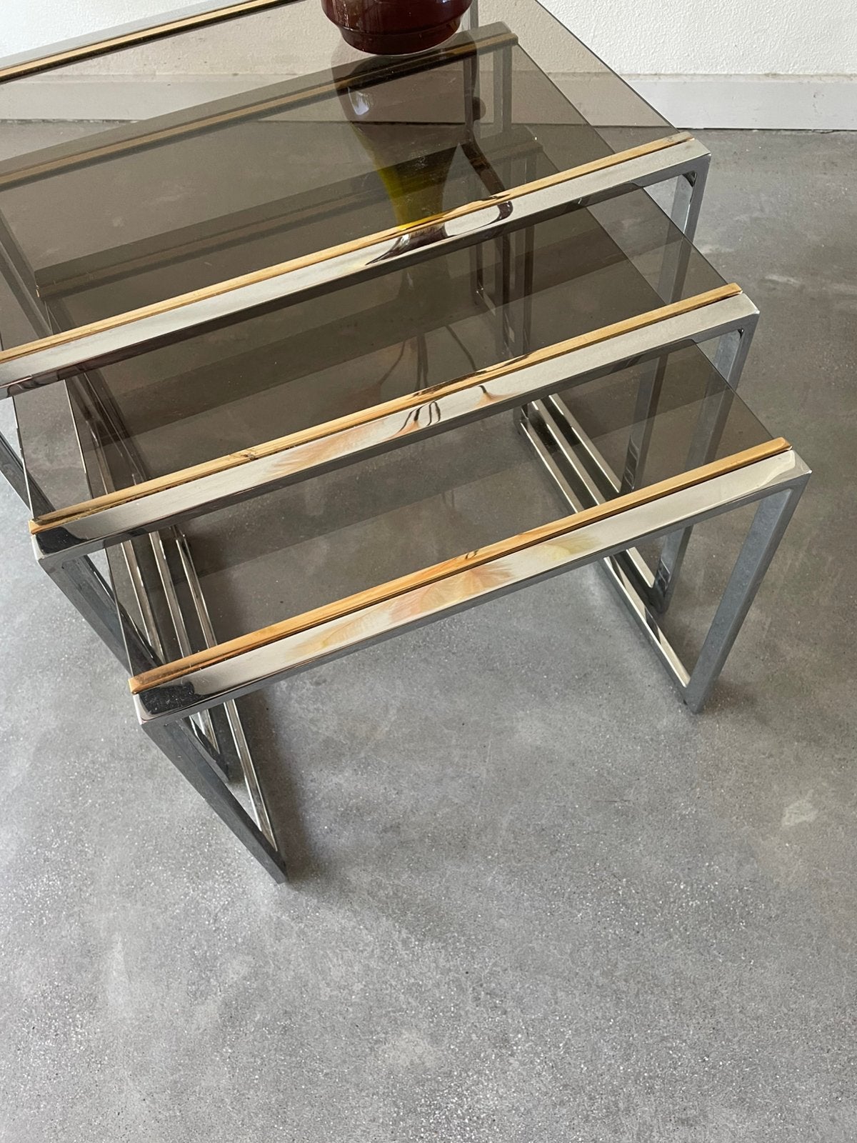 23 kt Vintage bijzettafels chroo en goud jaren 70 rookglas, Minder dan 55 cm, ., Vintage, .