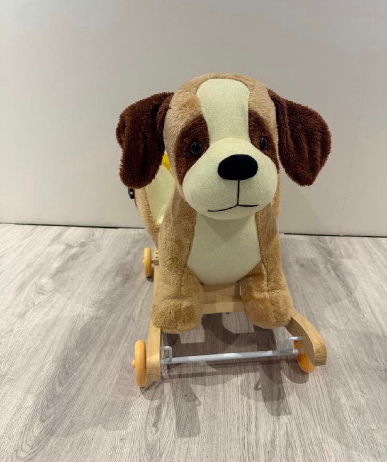 Hond kan schommelen en rijden, Ophalen, Zo goed als nieuw