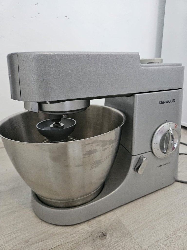 Kenwood Keukenmachine Chef Premier, Ophalen, 4 liter of meer, 3 snelheden of meer, Zo goed als nieuw