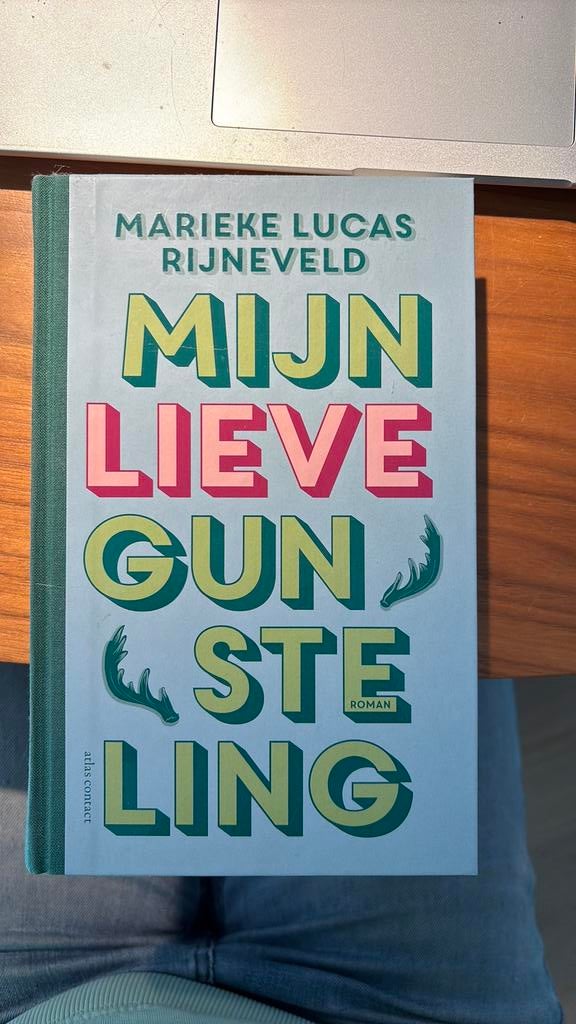Marieke Lucas Rijneveld - Mijn lieve gunsteling, Ophalen of Verzenden, Zo goed als nieuw, Marieke Lucas Rijneveld