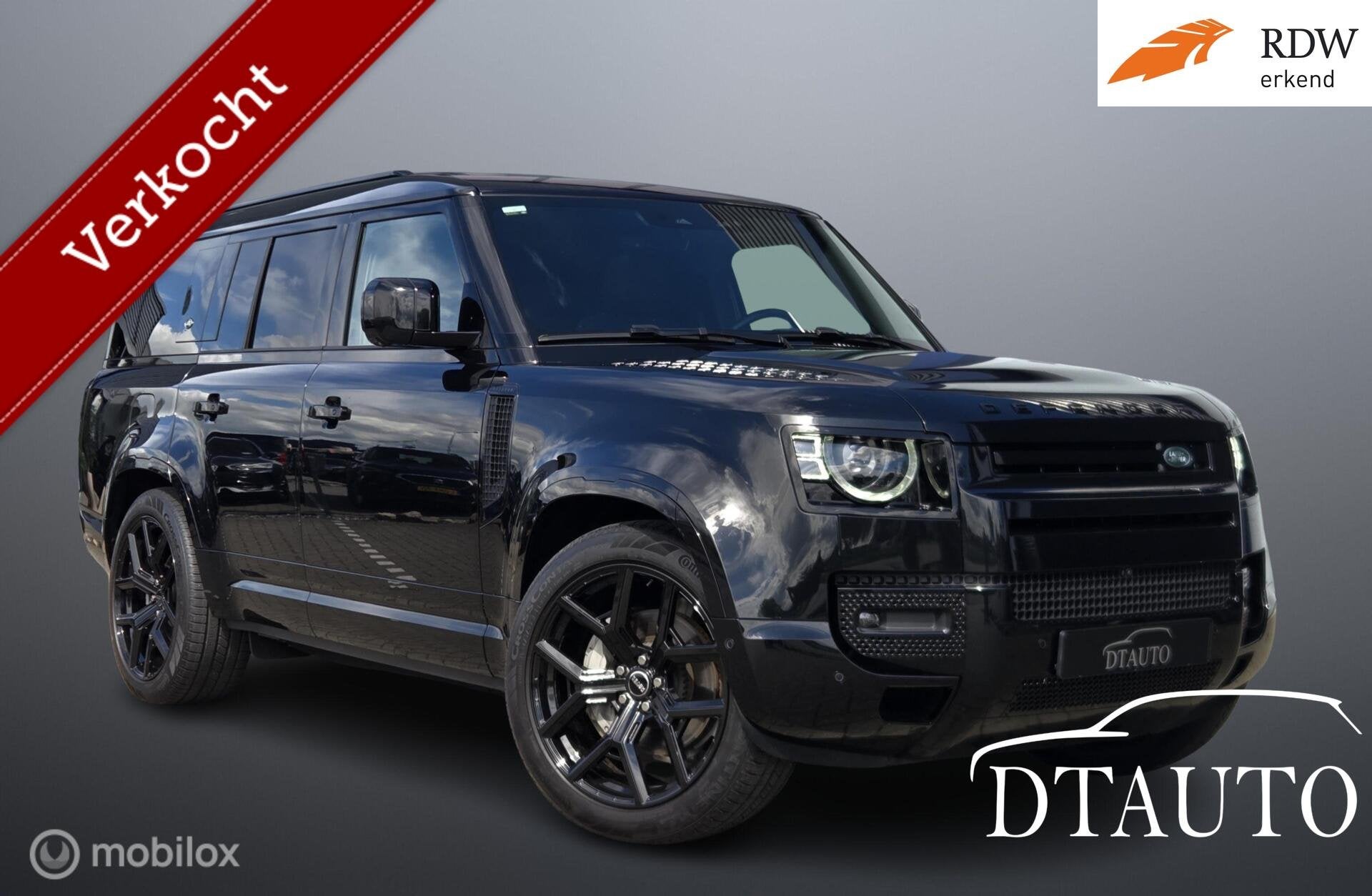 Land Rover Defender 3.0 D300 130HSE Airm Pano Grijs Kenteken, Auto's, Automaat, Dealer onderhouden, 2467 kg, Zwart