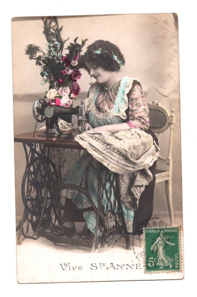 Antieke Ansichtkaart Vive Ste Anne Naaimachine Gelopen, Ophalen of Verzenden, Voor 1920, Gelopen