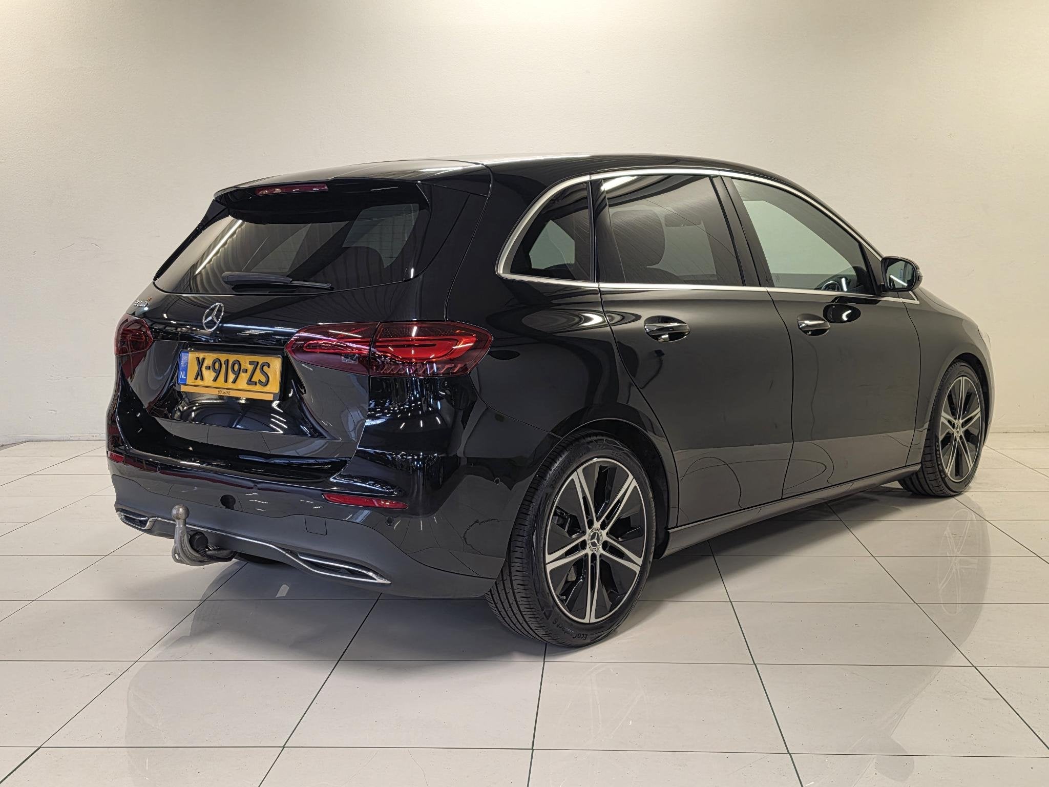 Mercedes-Benz B-klasse 180 Luxury Line | Trekhaak | LED | Le, Auto's, 745 kg, 136 pk, 4 cilinders, Met garantie (alle)