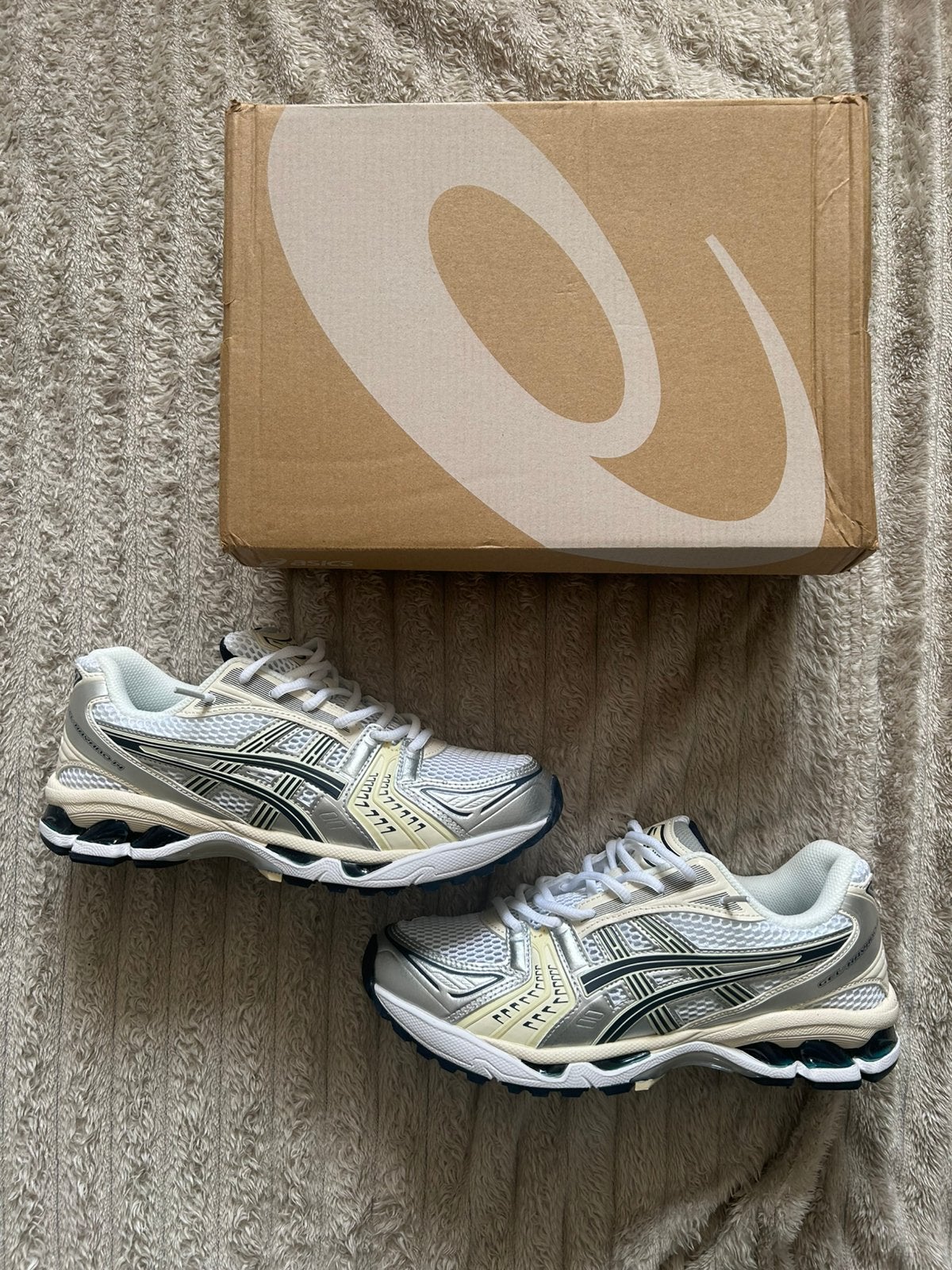 Asics gel kayano 14 maat 43,5, Ophalen of Verzenden, Nieuw, Wit, Sportschoenen