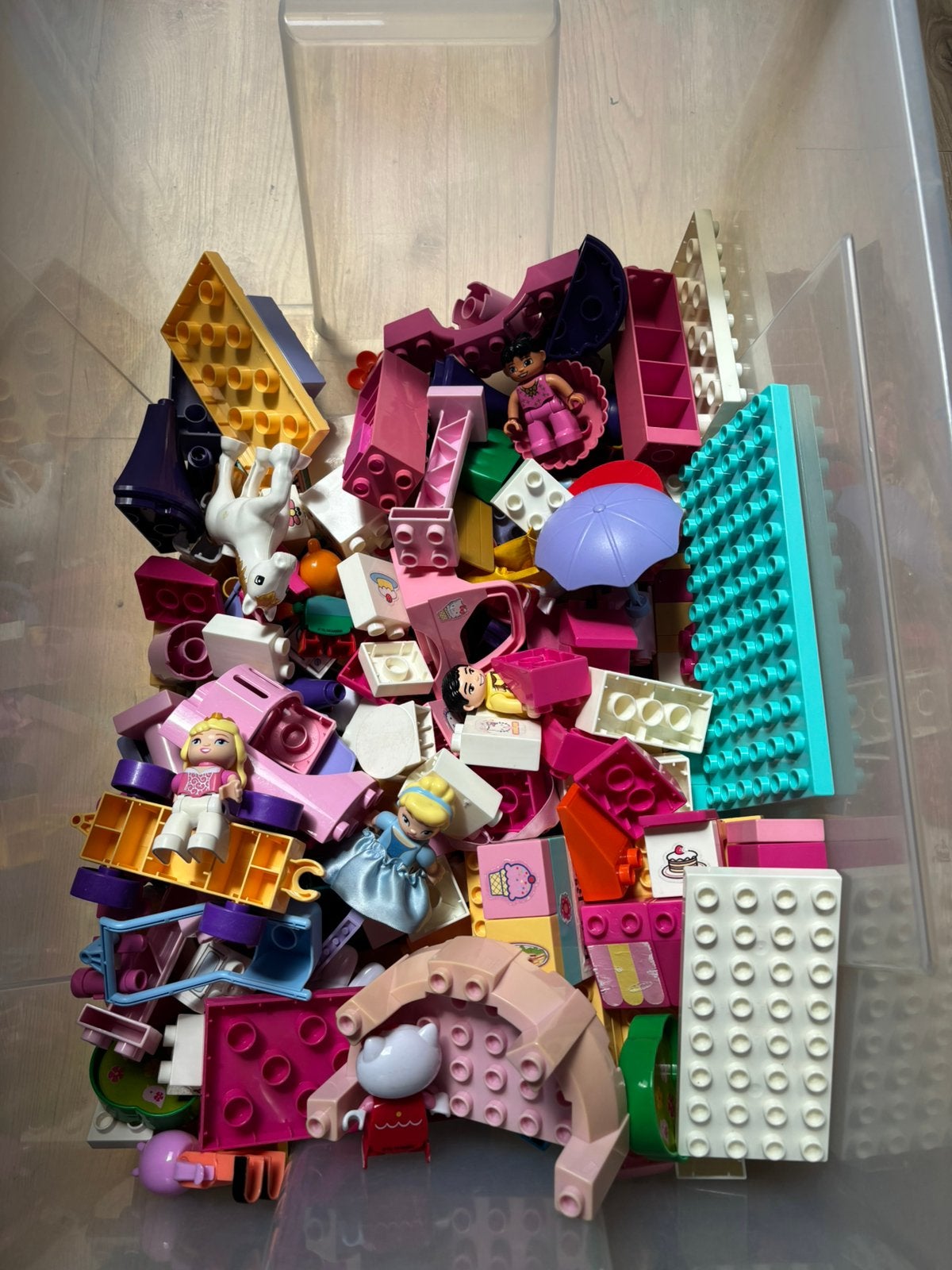 Grote bak Duplo met Hello Kitty (Unico) en Disney figuren, Kinderen en Baby's, Ophalen, Gebruikt, Overige merken