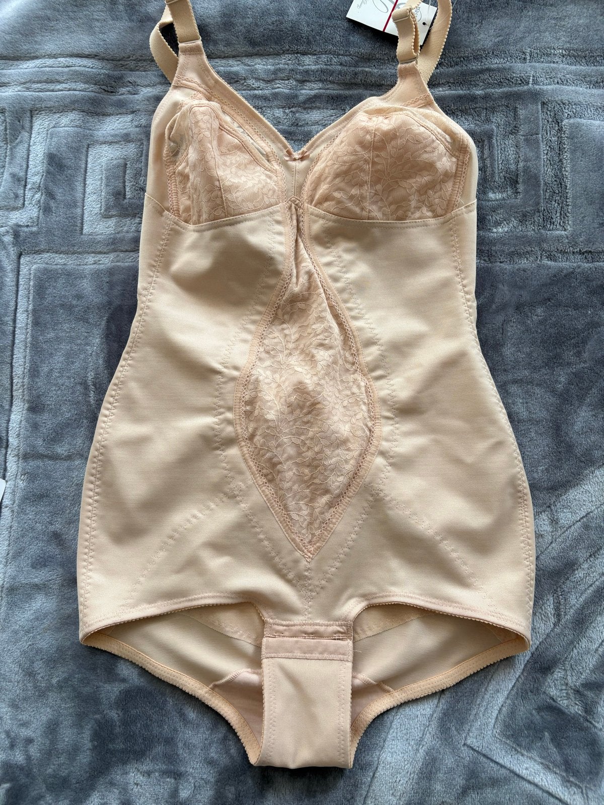 Corrigerende body in maaat 80 B of 80 D, Verzenden, Beige, Body of Korset