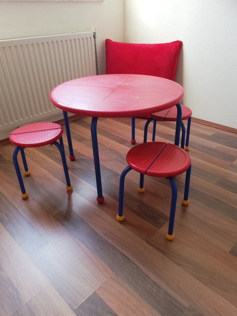 Ikea kindertafel met krukken, Kinderen en Baby's, Kinderkamer | Tafels en Stoelen, Ophalen, Zo goed als nieuw, Tafel(s)