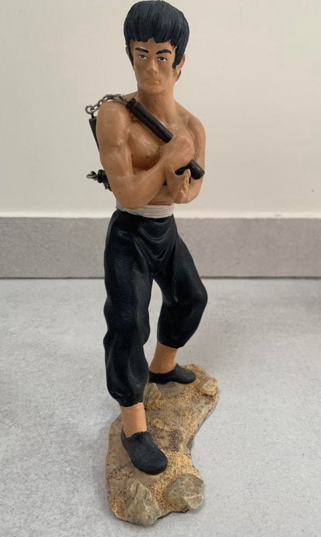Bruce Lee beeldje met nunchaku, Ophalen of Verzenden, Gebruikt, Mens