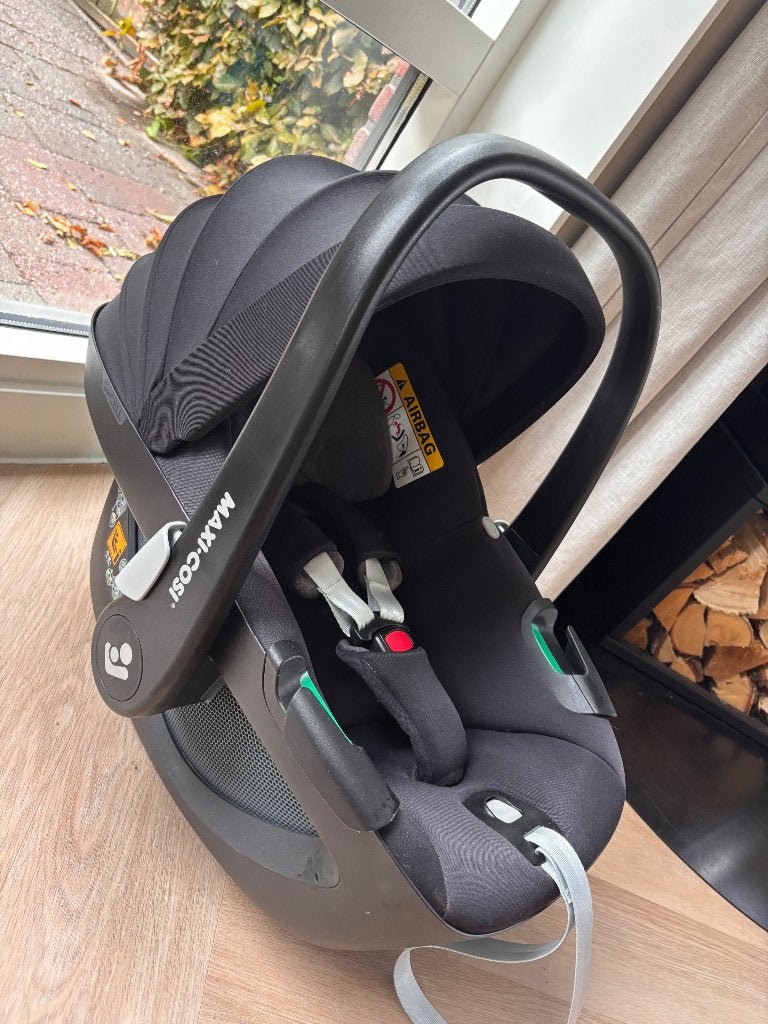Maxi-Cosi Pebble 360 Essential Black, Ophalen, Zo goed als nieuw, Isofix, 0 t/m 13 kg