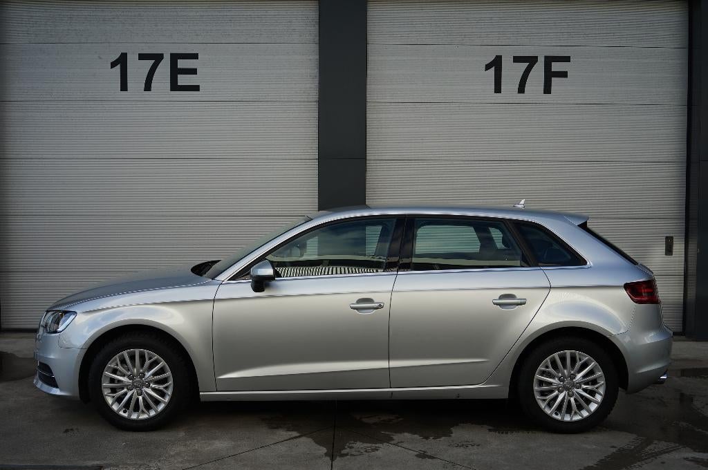A3 1.4 TFSI 125pk Sportback-Let op:30dkm-1eig-2013, Auto's, Audi, Voorwielaandrijving, Euro 5, 125 pk, Leder en Stof