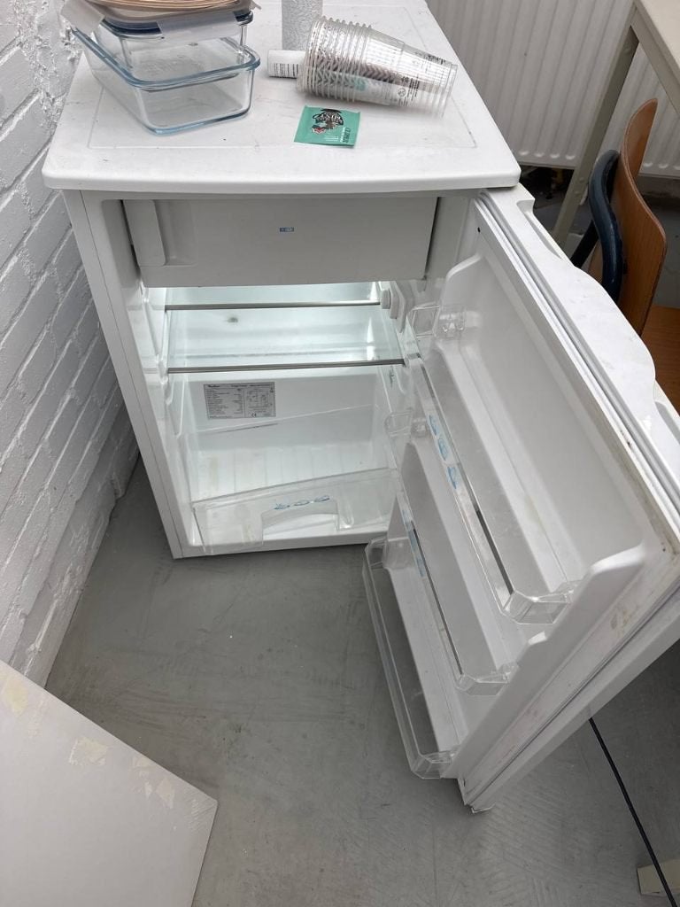 Moulinex koelkast met vriesvak 102L – tafelmodel 85 cm, Witgoed en Apparatuur, Gebruikt, 100 tot 150 liter, Energieklasse A of zuiniger