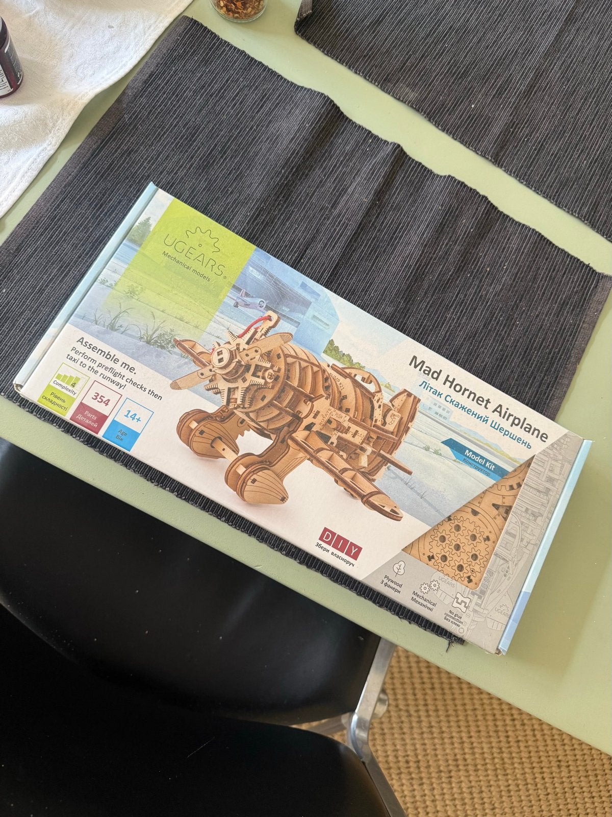 UGEARS Mad Hornet Vliegtuig Houten Modelbouw Kit, Overige merken, Nieuw, Ophalen of Verzenden, Groter dan 1:72