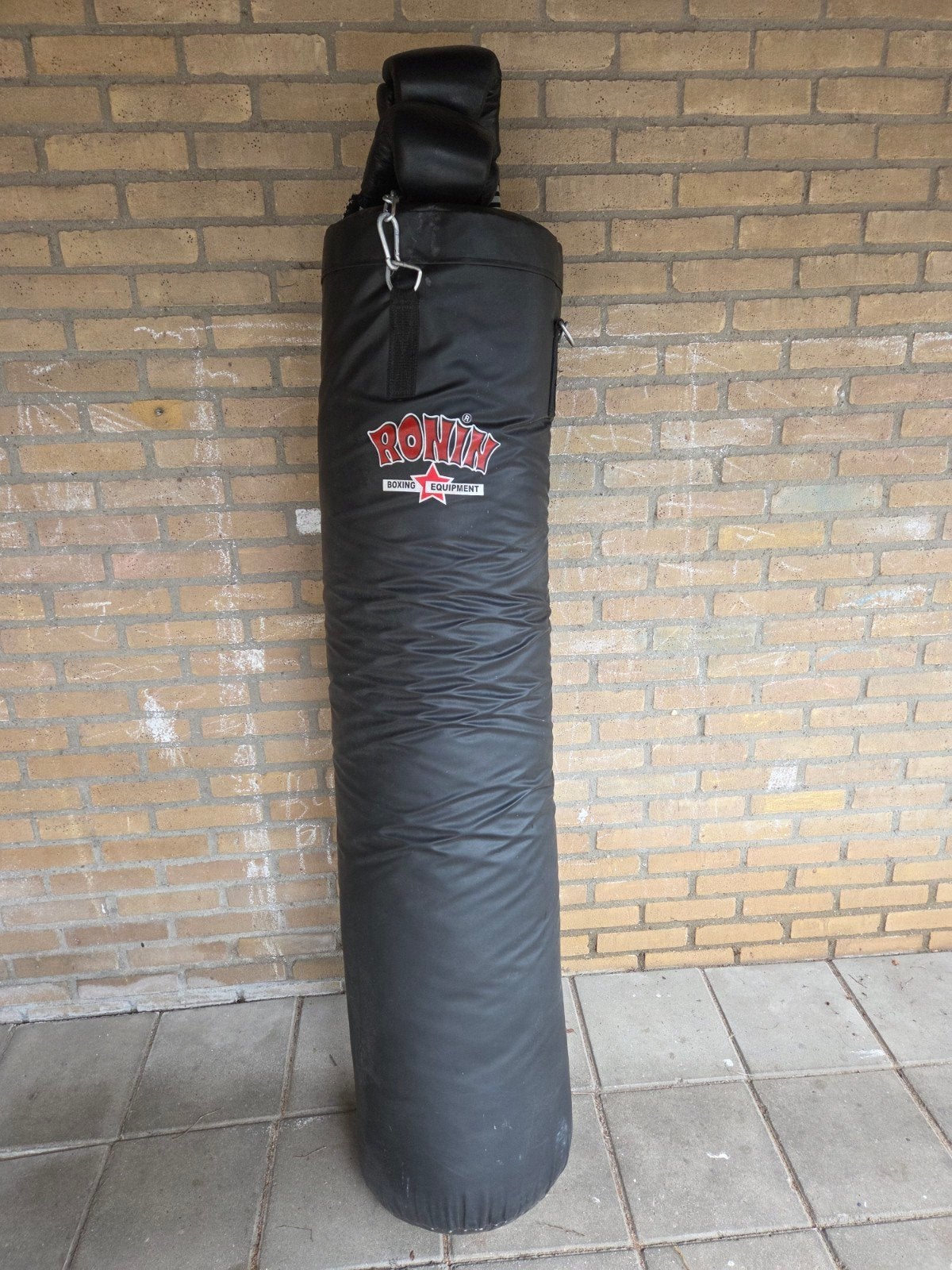 Ronin Bokszak met Bokshandschoenen, Ophalen, Zo goed als nieuw, Bokszak