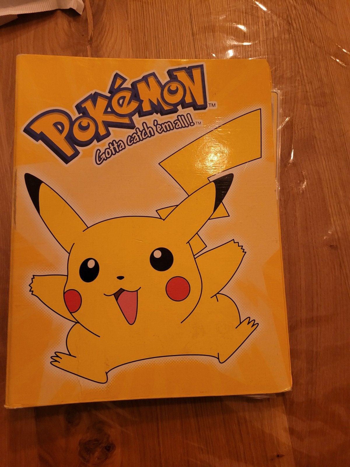 Pokémon Base Set kaarten in map - Zeldzame collectie!, Ophalen of Verzenden, Zo goed als nieuw, Meerdere kaarten