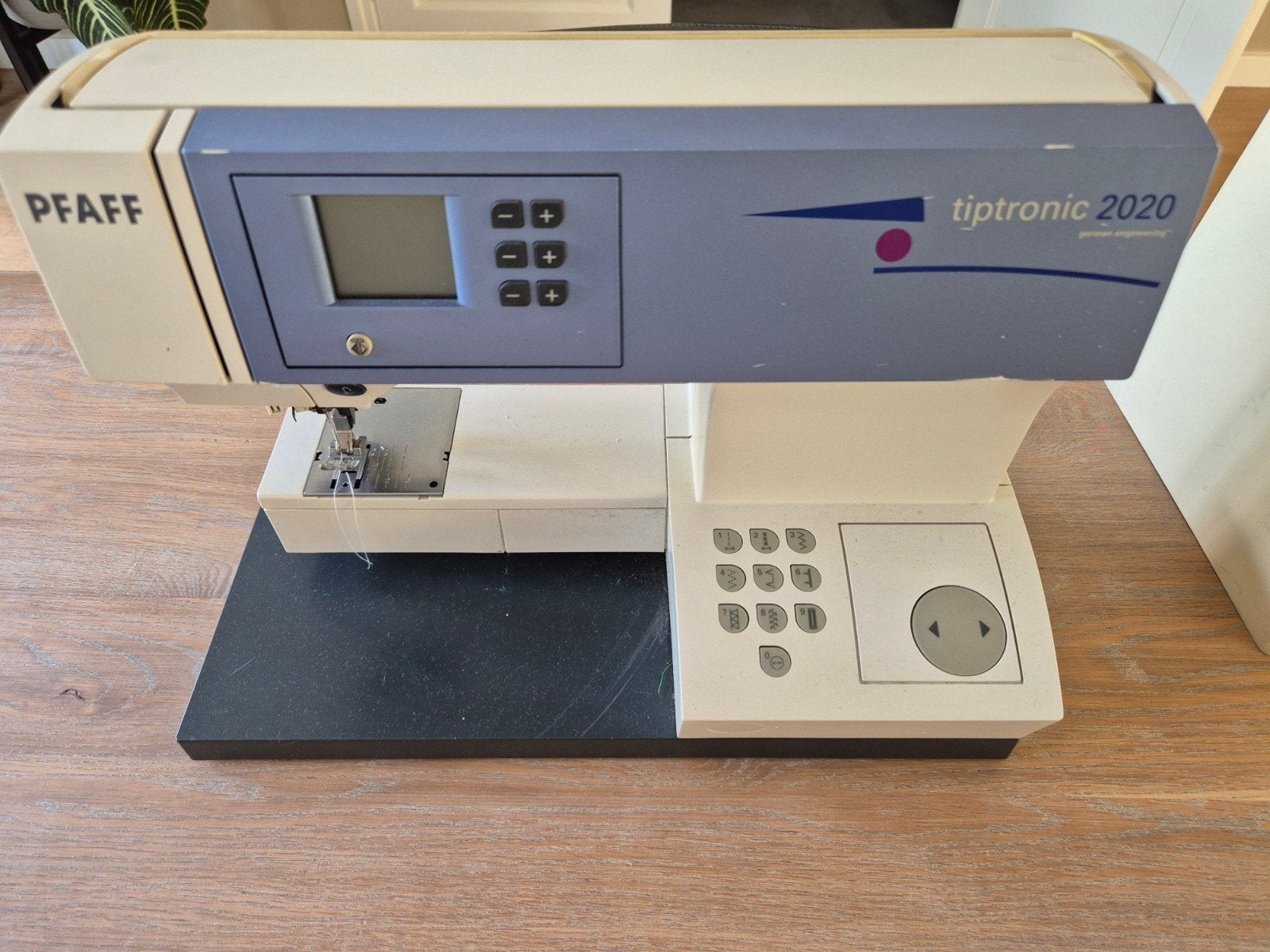 Pfaff Electronic tiptronic 2020, Hobby en Vrije tijd, Naaimachines en Toebehoren, Ophalen, Gebruikt, Naaimachine, Pfaff