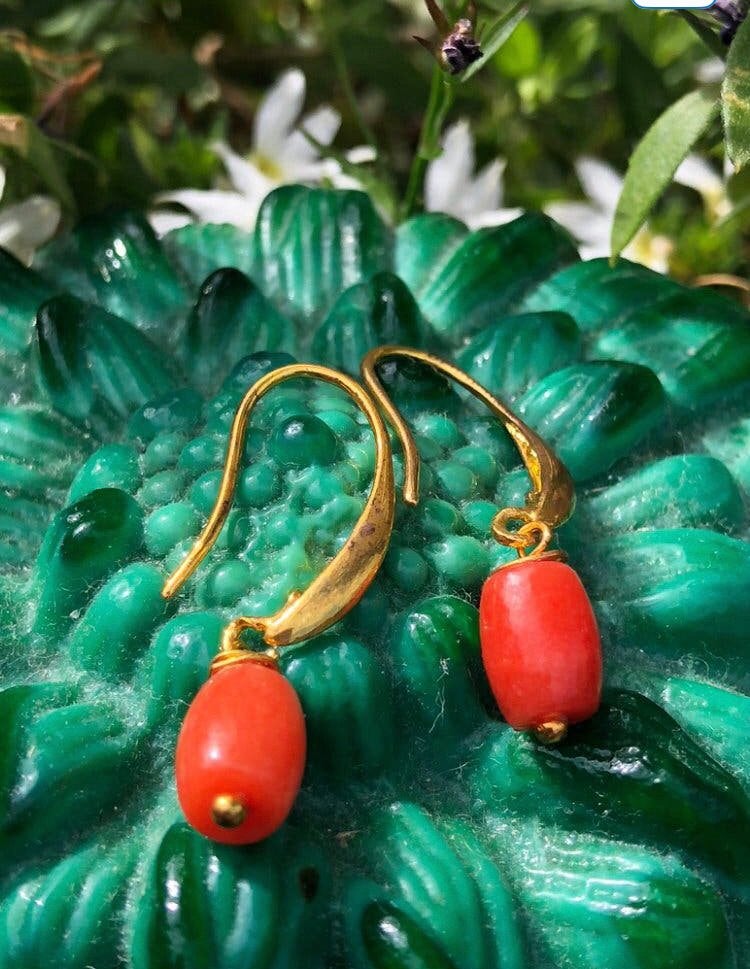 Koraal Oorbellen Vintage Hangers Goud Kleurig, Ophalen of Verzenden, Nieuw, Goud, Overige materialen