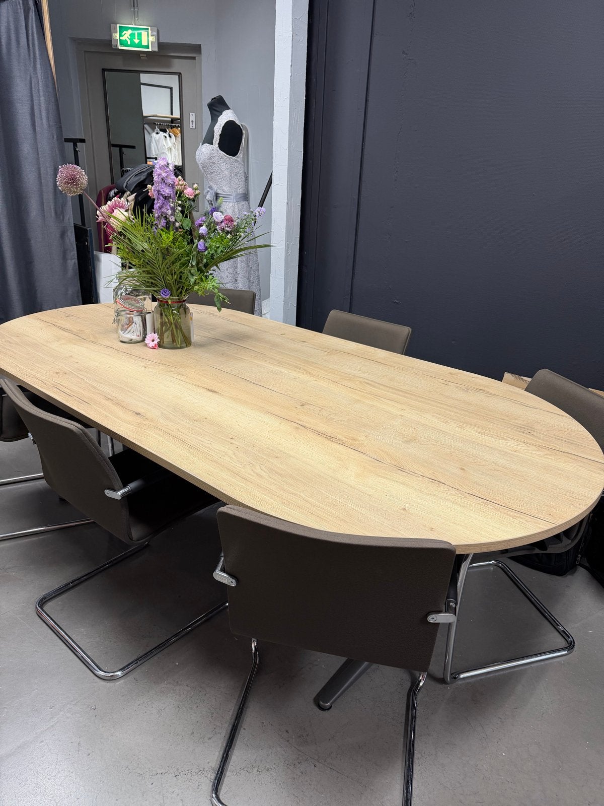Grote ovale  tafel met 6 stoelen  vergadertafel eettafel, Ophalen, Gebruikt, 100 tot 150 cm, 200 cm of meer