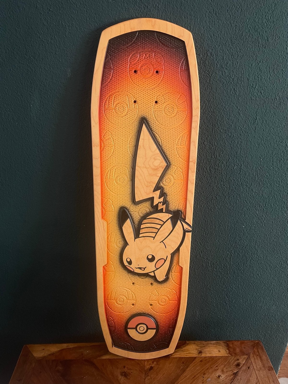 Pokémon Center x Bear Walker Pikachu Skateboard 25th Jubileu, Sport en Fitness, Skateboarden, Ophalen, Nieuw, Skateboard, Longboard