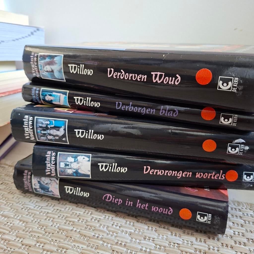 Virginia Andrews - Willow serie (4 boeken), Boeken, Ophalen, Gelezen, Virginia Andrews