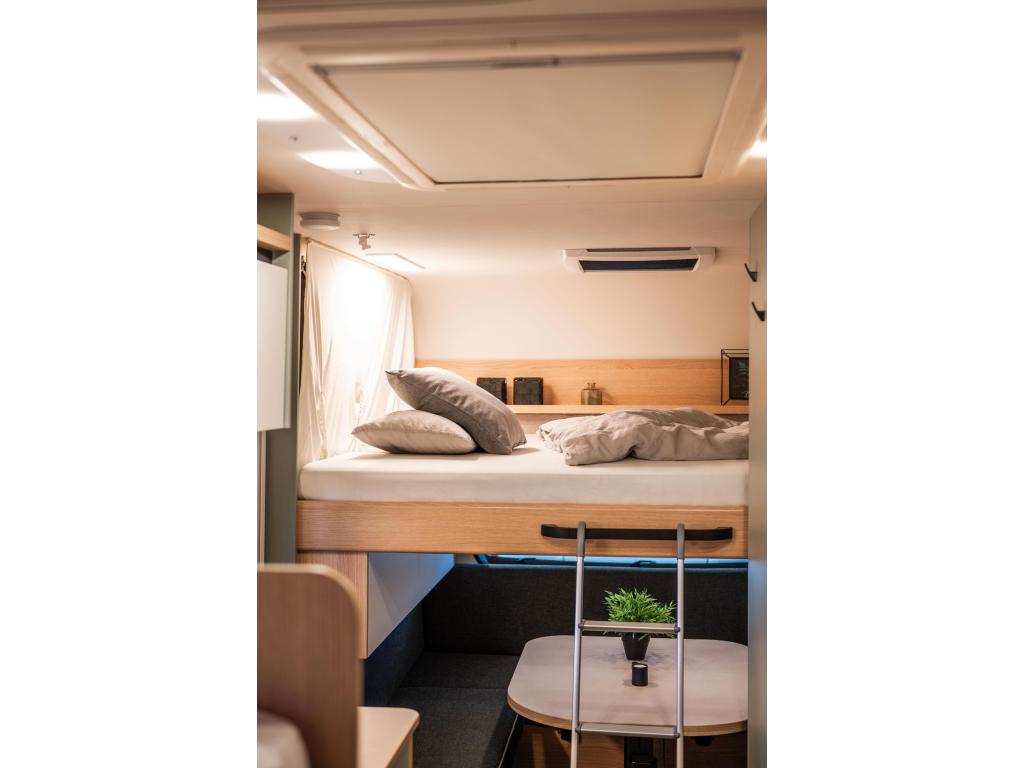 LMC Style Lift 500 K Hefbed!! 7 persoons!! + Gratis mover!, Caravans en Kamperen, Bedrijf, Treinzit, Meer dan 6, 5 tot 6 meter