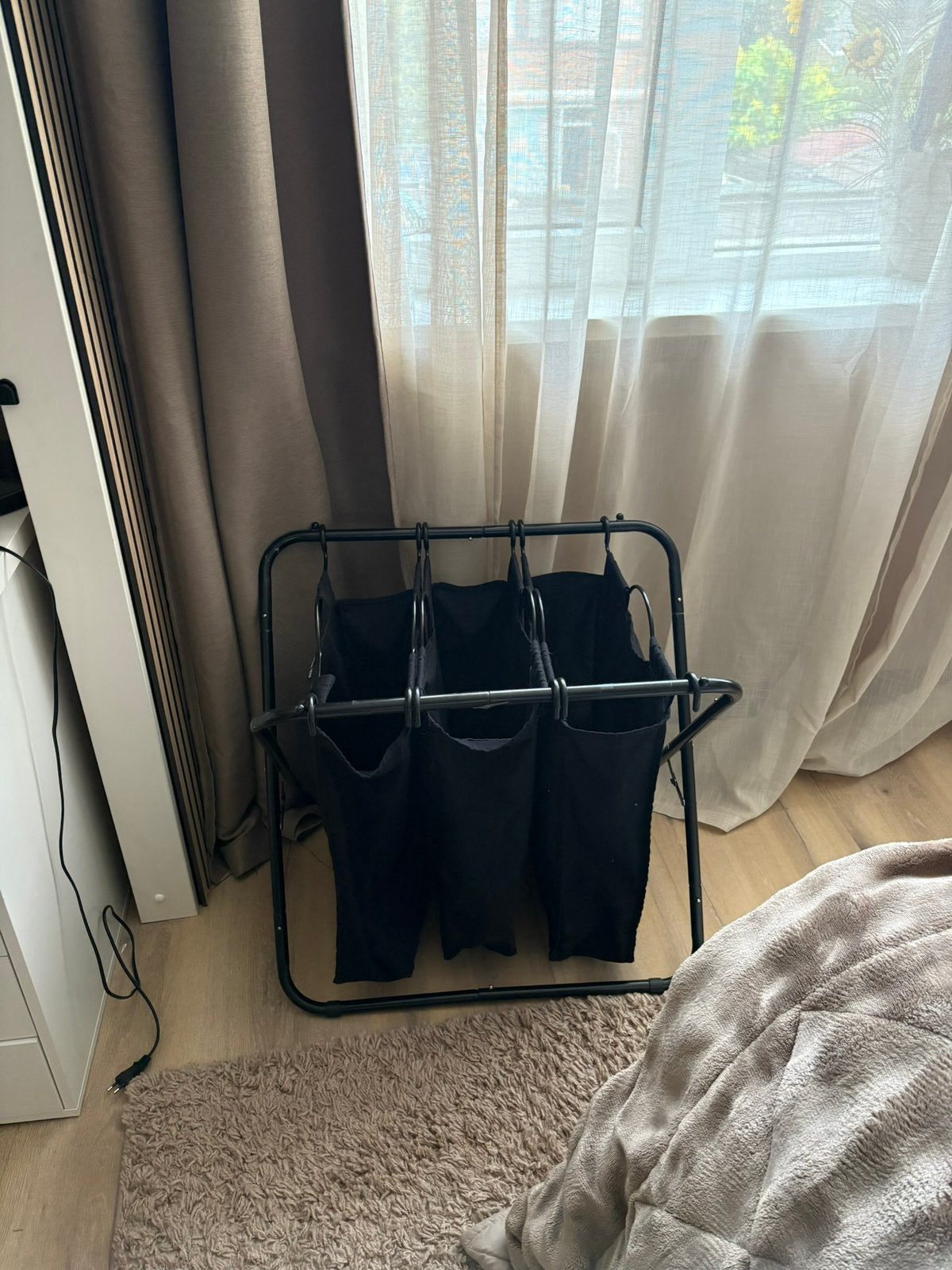 Mooie zwarte wasmamd met 3 vakken van About You, Ophalen, Zo goed als nieuw, Wasmand, Overige merken