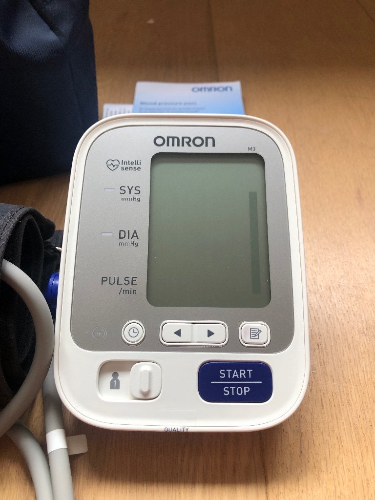 Bloeddrukmeter voor de bovenarm - Omron M3, Ophalen of Verzenden, Zo goed als nieuw, Overige typen