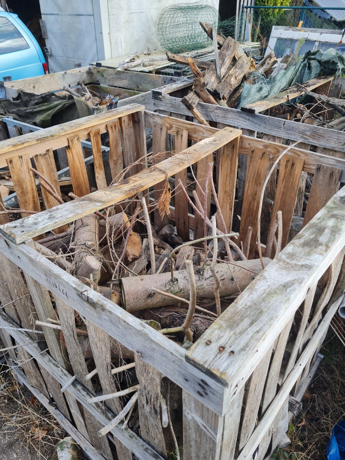 Gratis kachelhout (B-kwaliteit) - Zelf ophalen, Tuin en Terras, Haardhout, Minder dan 3 m³, Ophalen of Verzenden, Overige houtsoorten