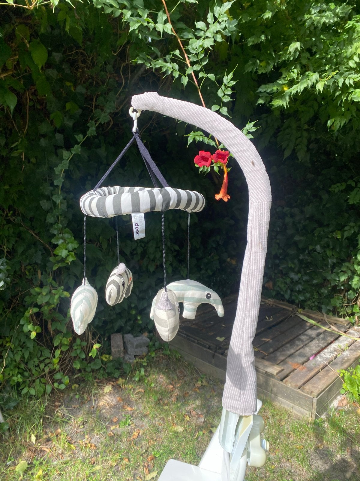 Done by Deer muziekmobiel met safari dieren, Ophalen, Gebruikt, Mobiel, Met geluid