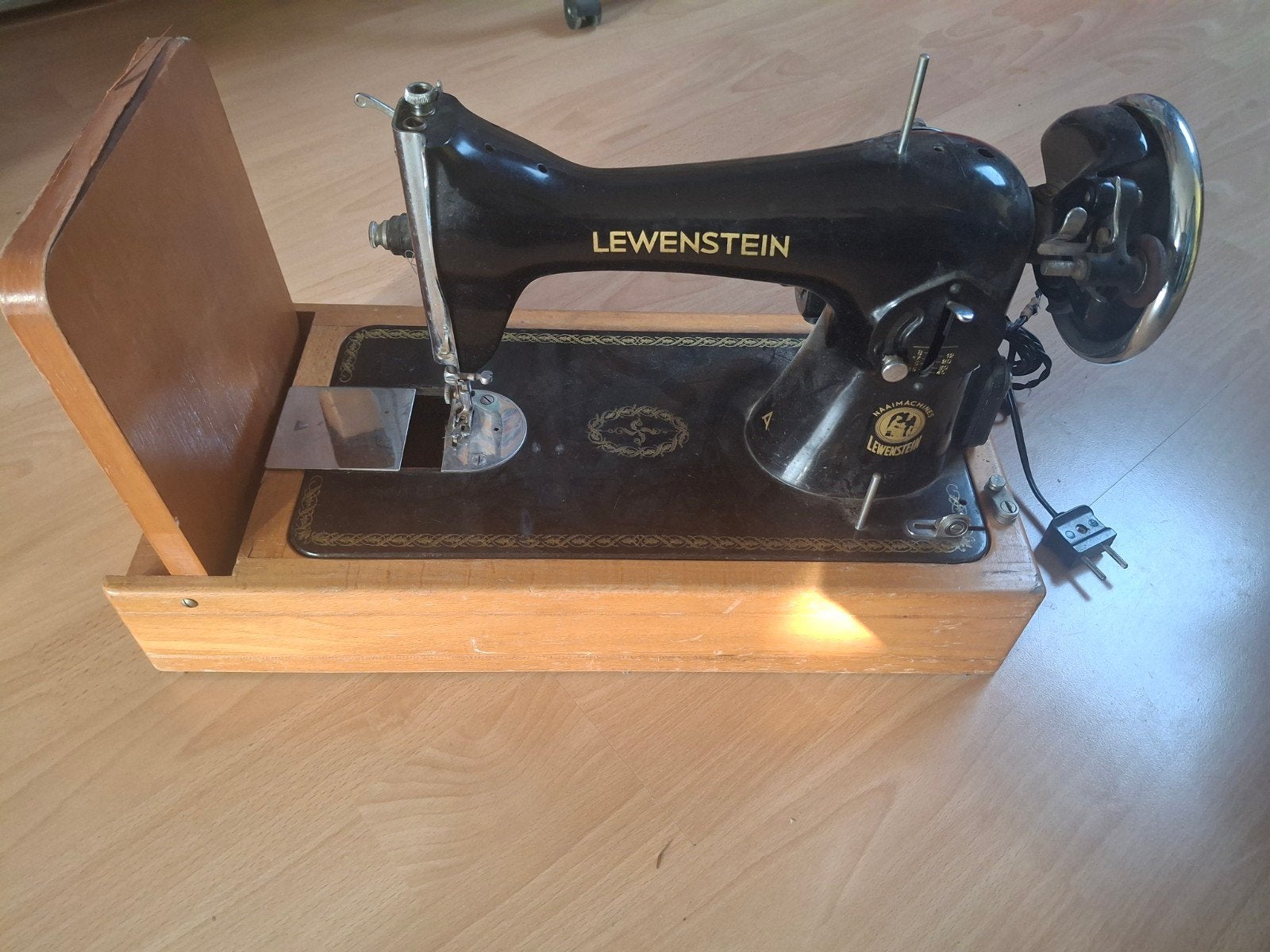 Vintage Lewenstein naaimachine met houten koffer, Antiek en Kunst, Ophalen
