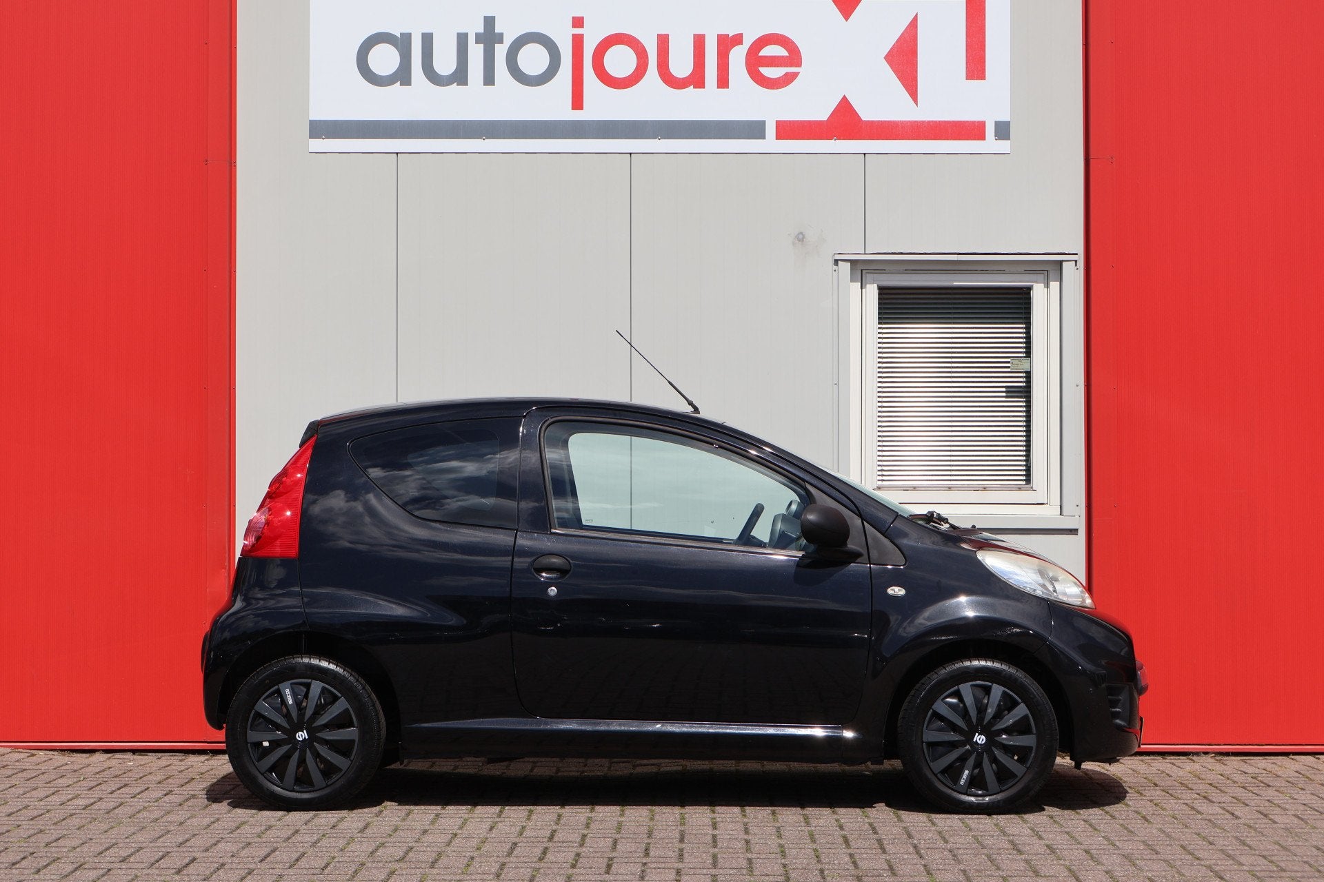 Peugeot 107 1.0-12V XR | APK 06-2027 | (bj 2011), Voorwielaandrijving, Gebruikt, 4 stoelen, Bedrijf