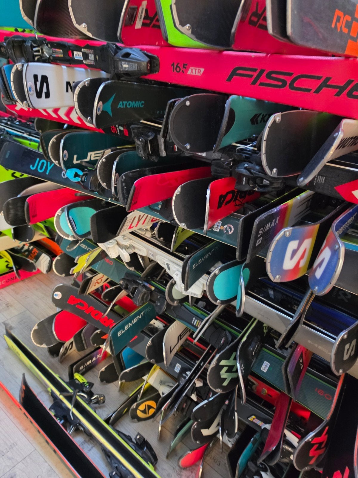 NIEUWE PARTIJ SKIS BINNEN! GROOTSTE VOORRAAD SKIS en SCHOENE