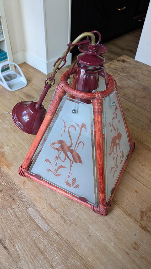 Hanglamp rotan en rookglas roze, Huis en Inrichting, Lampen | Hanglampen, Gebruikt, Vintage, Ophalen of Verzenden, Minder dan 50 cm