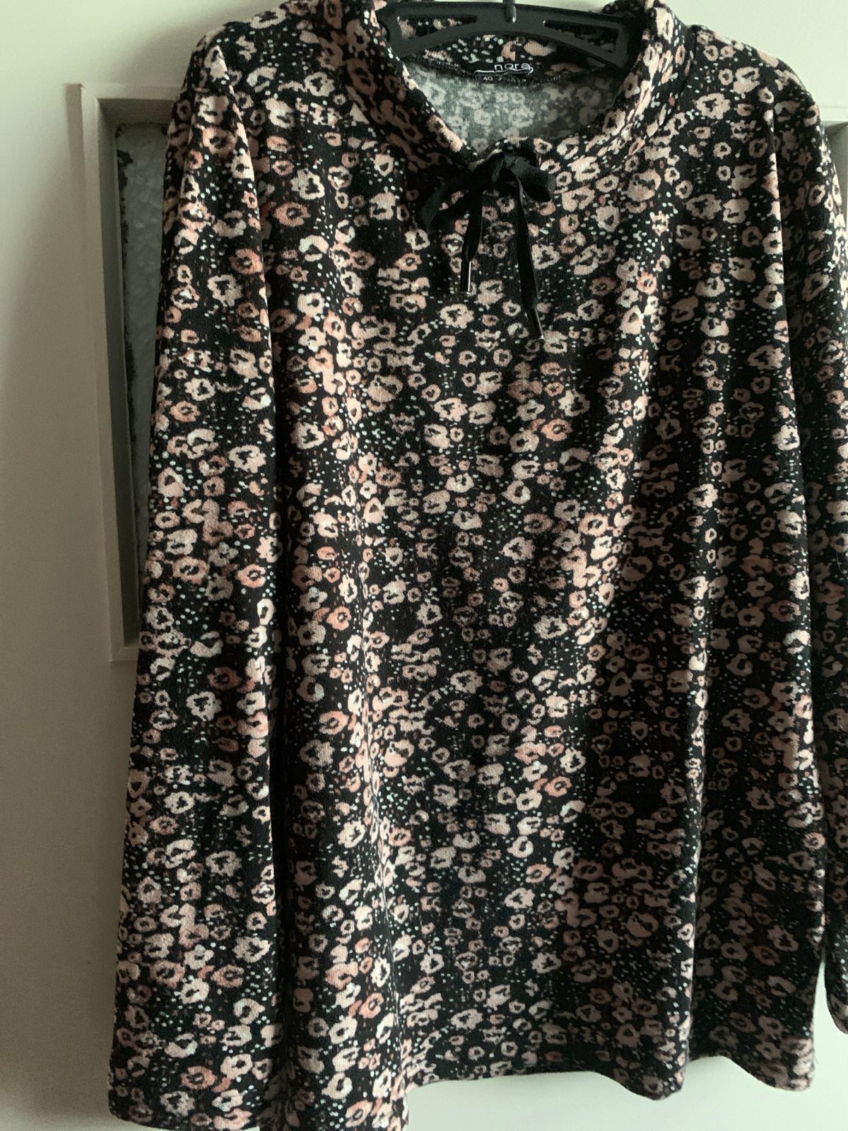 Norah trui met bloemenprint, maat 40, Ophalen of Verzenden, Gedragen, Maat 38/40 (M), Zwart