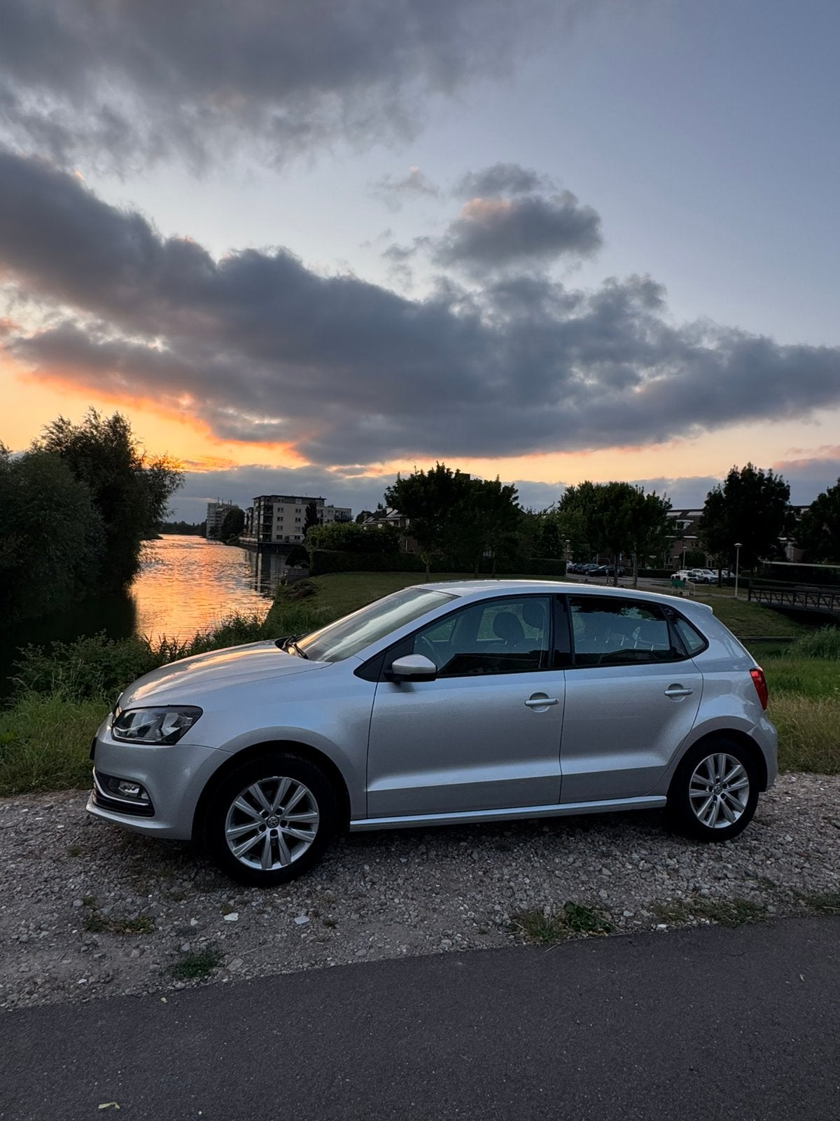 Volkswagen Polo 1.2 TSI 66KW 2015, Auto's, Volkswagen, Polo, Benzine, B, Hatchback, Handgeschakeld, Geïmporteerd, Zilver of Grijs