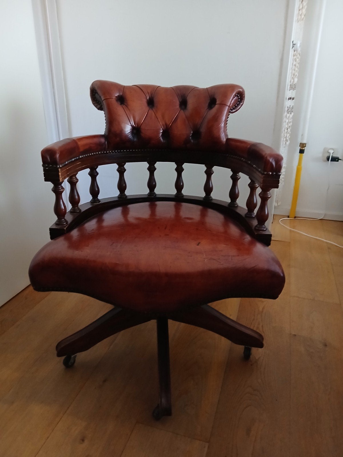 Chesterfield bureaustoel, Antiek en Kunst, Ophalen
