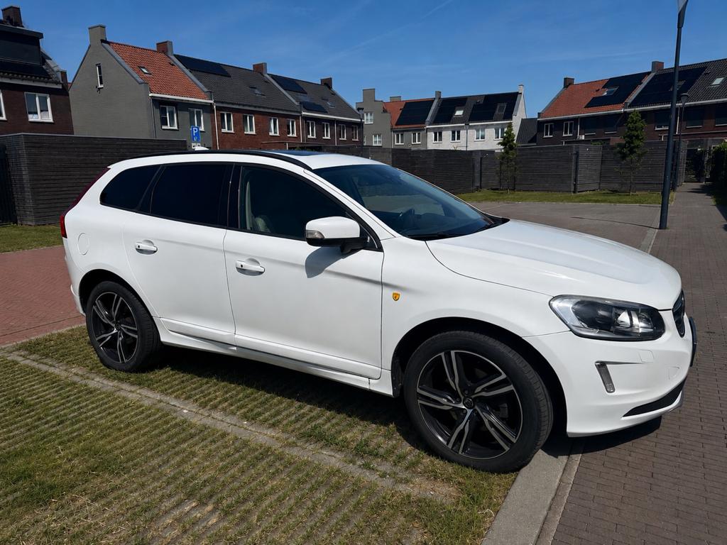 Volvo XC60 3.2 Summum | AUT | Full option |, Zwart, Parkeersensor, Wit, Leder