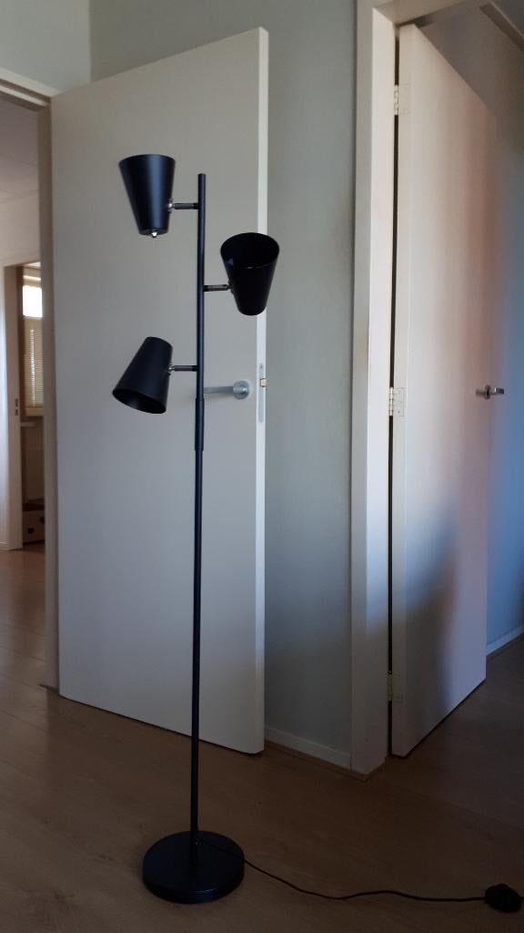 vloerlampen, Huis en Inrichting, Lampen | Vloerlampen, Ophalen, Zo goed als nieuw, Metaal, 150 tot 200 cm