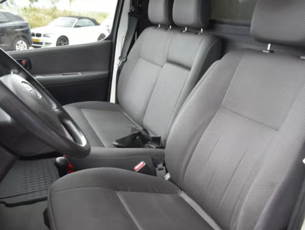 gezocht: bijrijdersbankje toyota hiace model 2007- 2012, Ophalen, Toyota