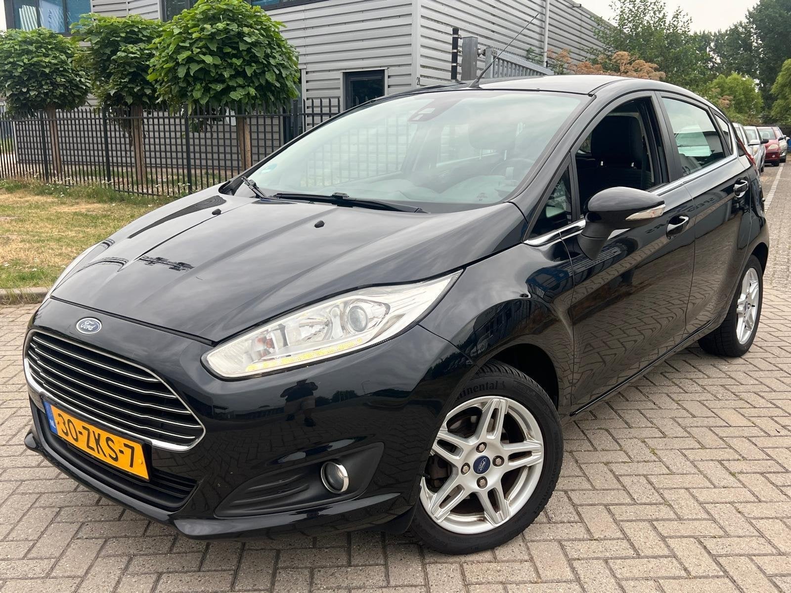 Ford Fiesta 1.0 EcoBoost Titanium 5DRS Cruise Clima PDC, Voorwielaandrijving, Euro 5, Zwart, Handgeschakeld