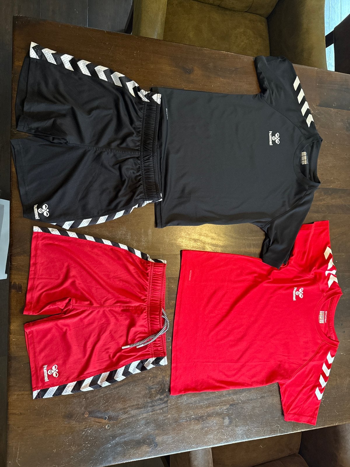 Hummel sportkleding maat 140, Ophalen of Verzenden, Gebruikt, Jongen of Meisje, Sport- of Zwemkleding
