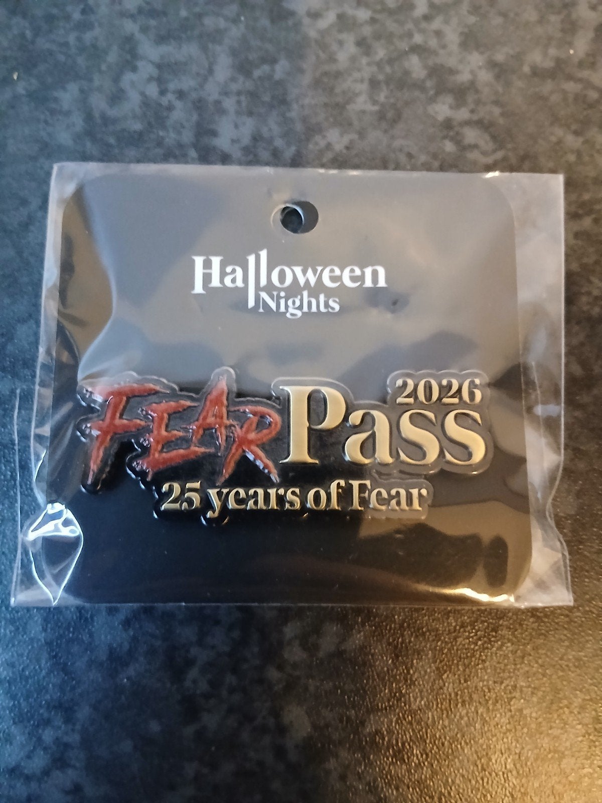 Nieuwe Fear Pass Pin 2026 Toverland Halloween Nights, Ophalen of Verzenden, Nieuw, Overige onderwerpen, Speldje of Pin