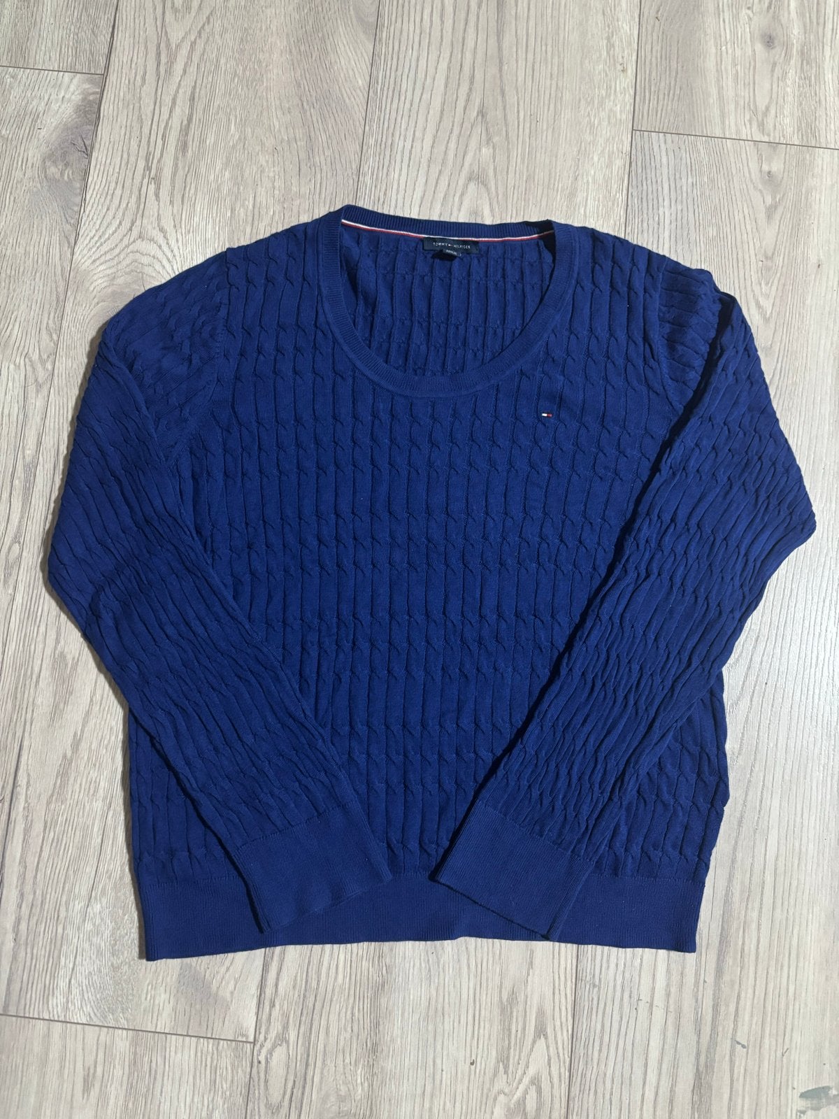 Tommy Hilfiger kabelgebreide trui - Maat L, Kleding | Dames, Verzenden, Zo goed als nieuw, Maat 42/44 (L), Blauw