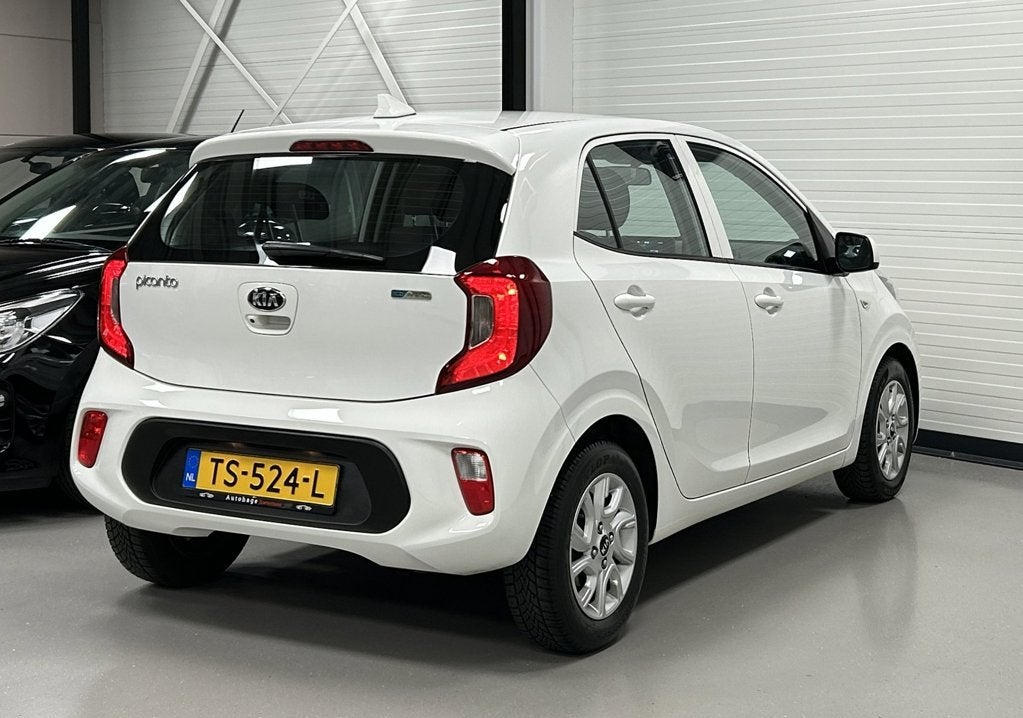 Foto 10 van Kia Picanto ComfortPlusLine Navigator MultiMedia/Camera/Carp