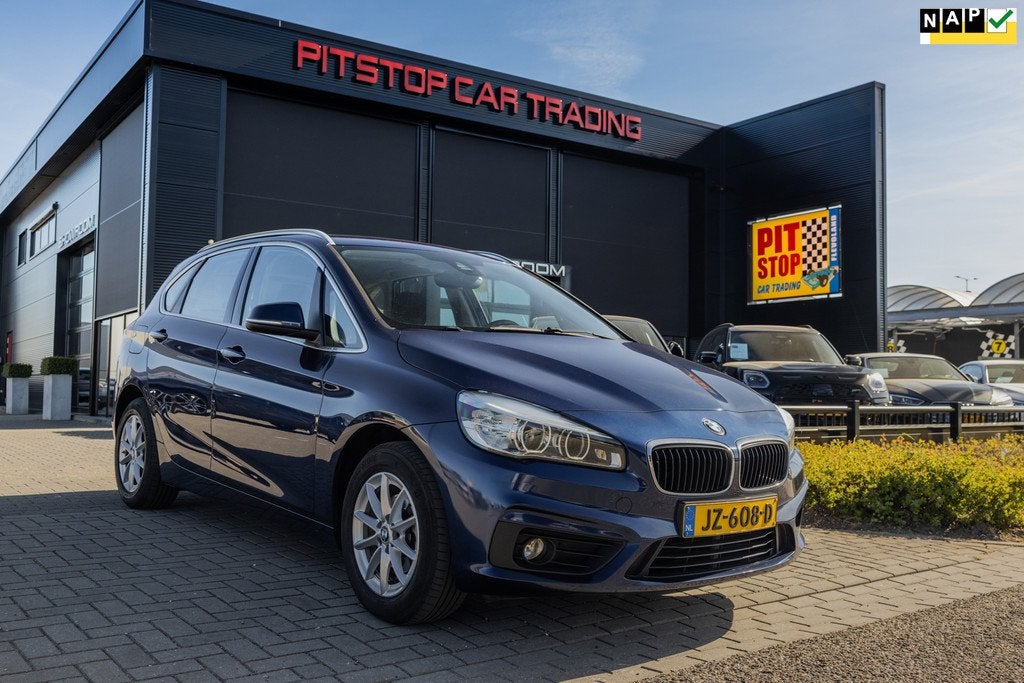 BMW 2-serie Active Tourer 216i Executive NL Auto, LED, Navi,, Auto's, BMW, Voorwielaandrijving, Stof, Gebruikt, Bedrijf